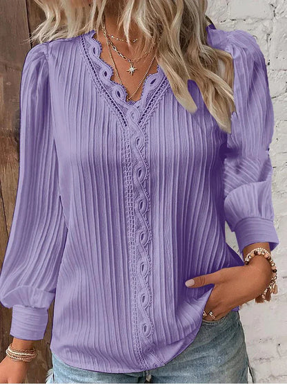 Amalia - Blus med Spetsdetaljer i Chiffong