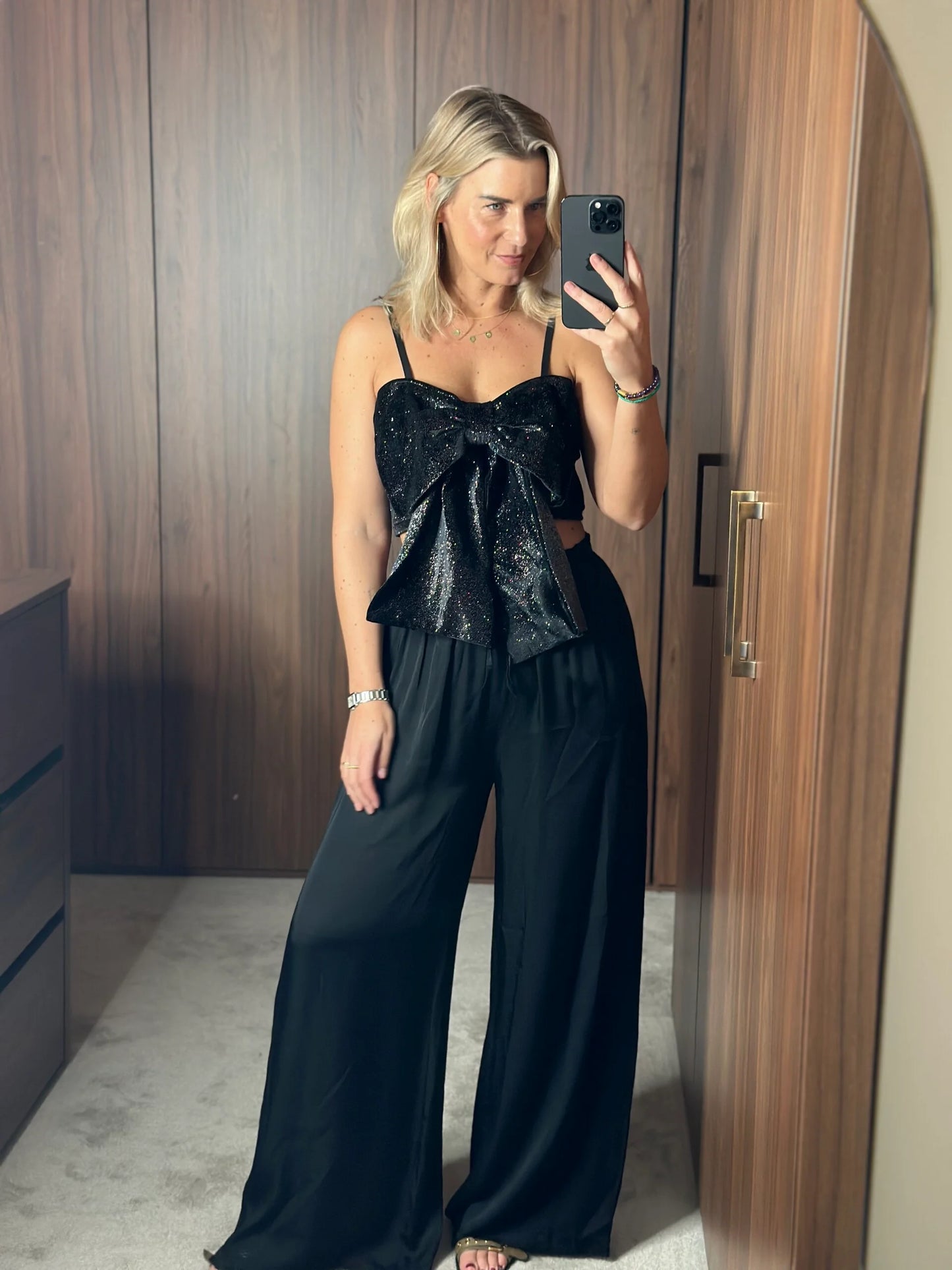 Elegant Bandtopp med Rosett Fram