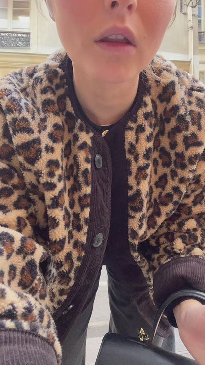 Jacka med O-ringning och Leopardmönster